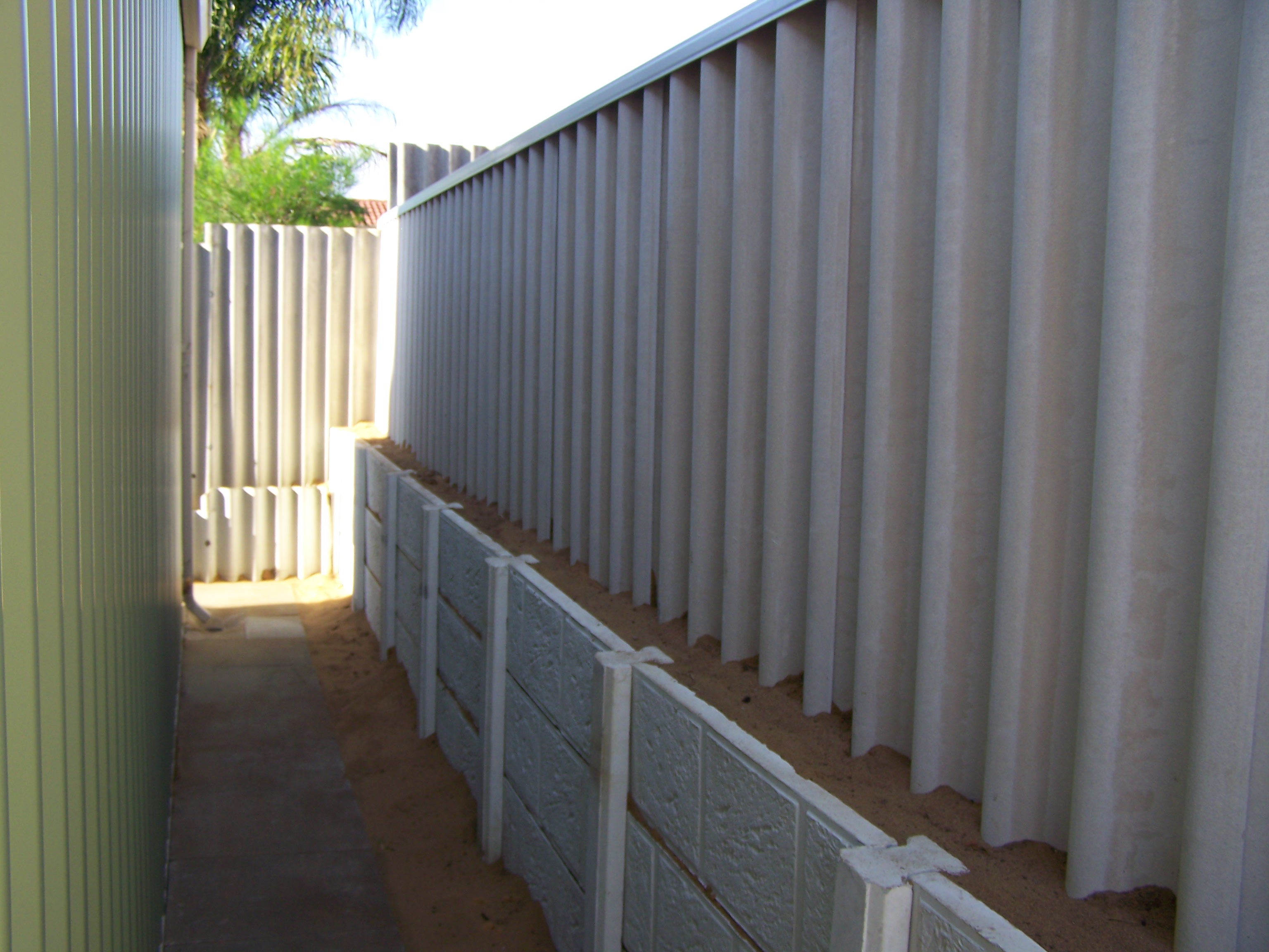 hardifence02