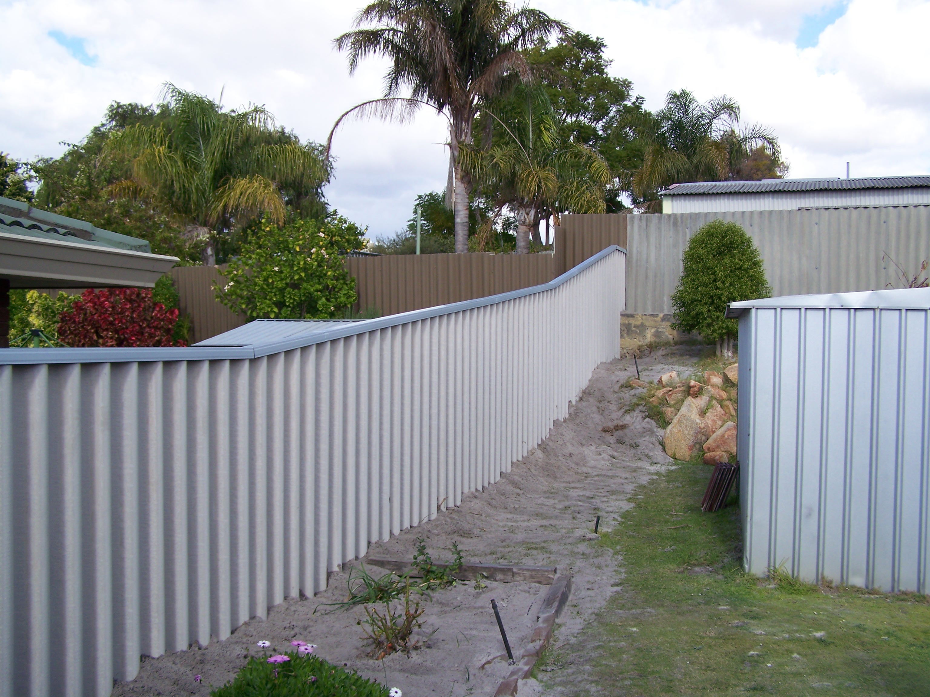 hardifence03