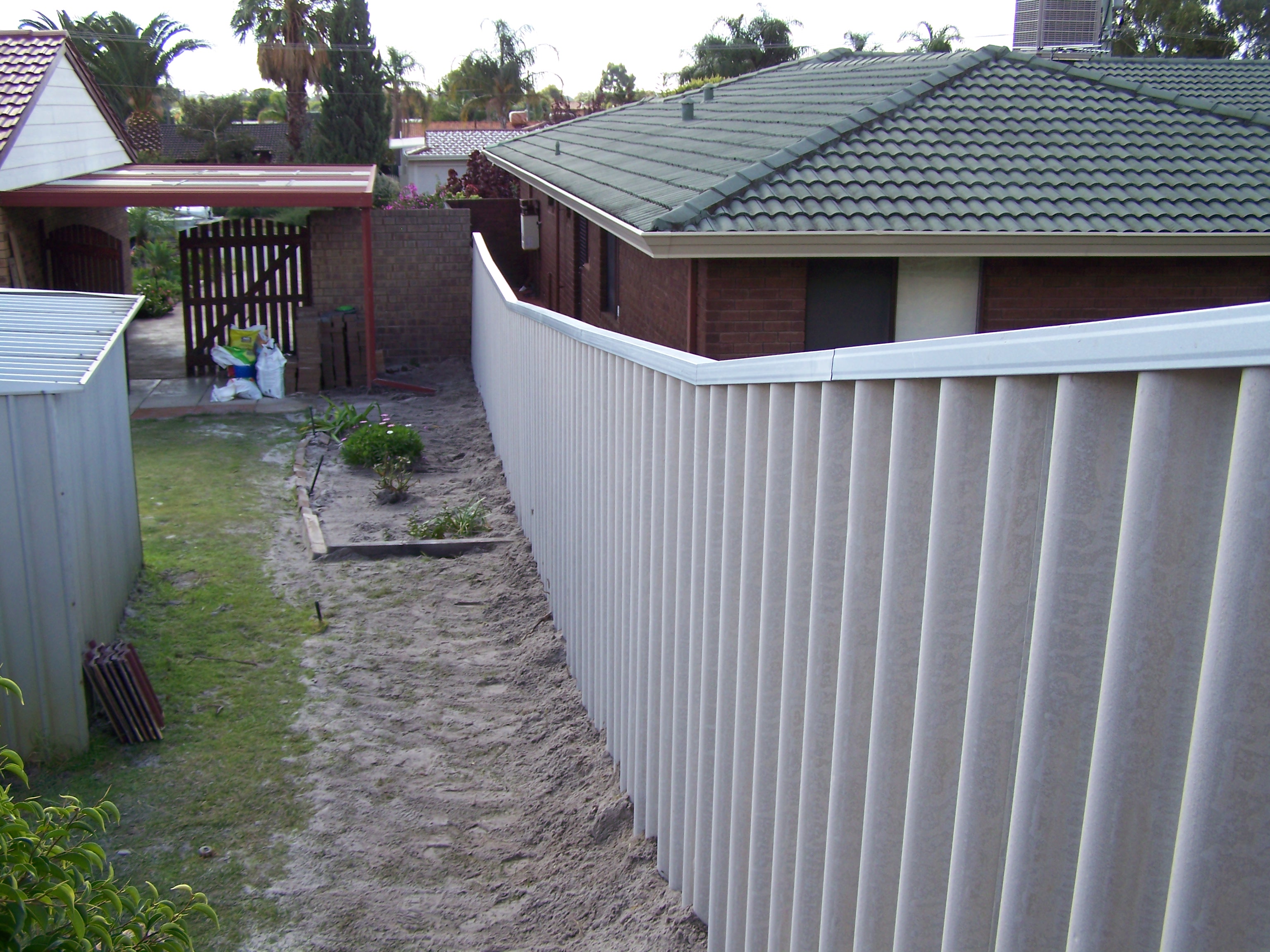 hardifence04